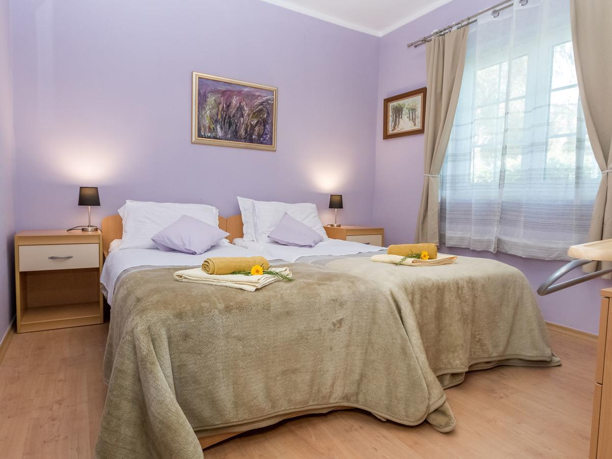 Spacious Holiday Home In Molat With Pool Brgulje Eksteriør billede